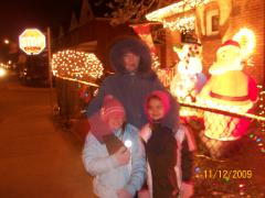Friday December 11, 2009 19:49 - CHRISTMAS CONCERT AND DRIVE TO SEE LIGHTS 007.jpg